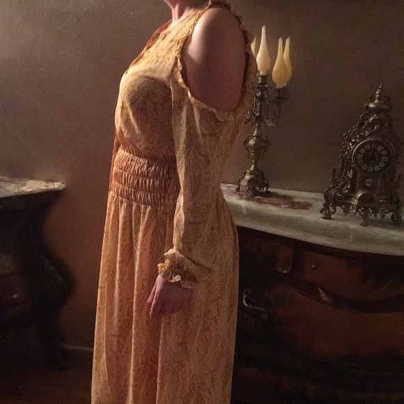 Dress - Picture 2 of 5